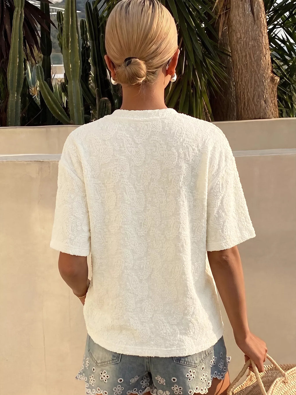 Textured paisley pattern casual T-shirt from Trendsi, featuring a stylish, comfortable tops design with intricate paisley print.