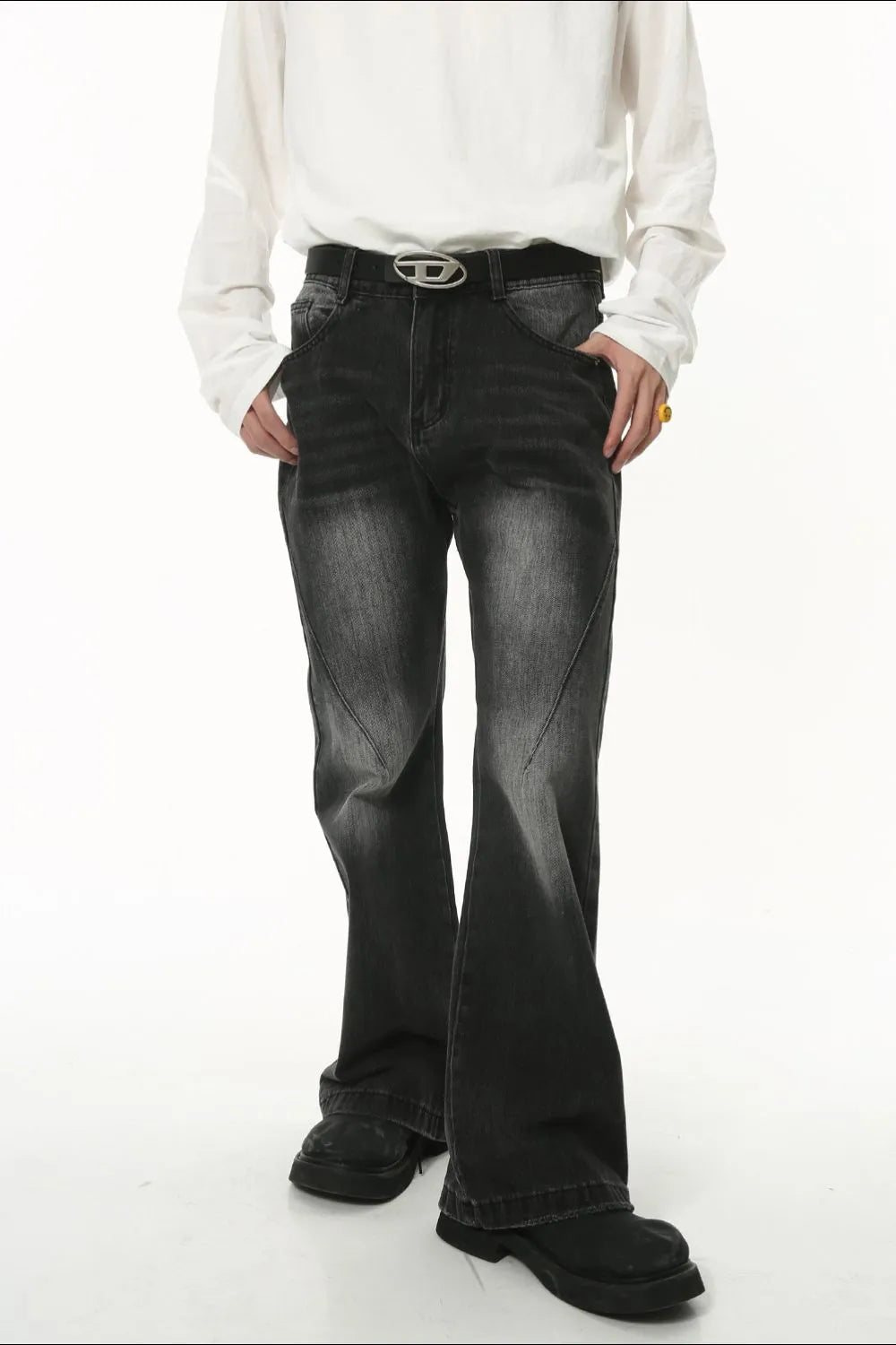 Light-washed denim jeans with front and back pockets from Plush Fashion Shop, showcasing a casual fit and classic style.