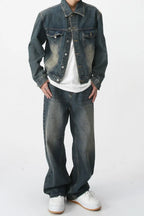 Baggy denim jeans with pockets from Plush Fashion Shop, featuring a relaxed fit and classic jean details.