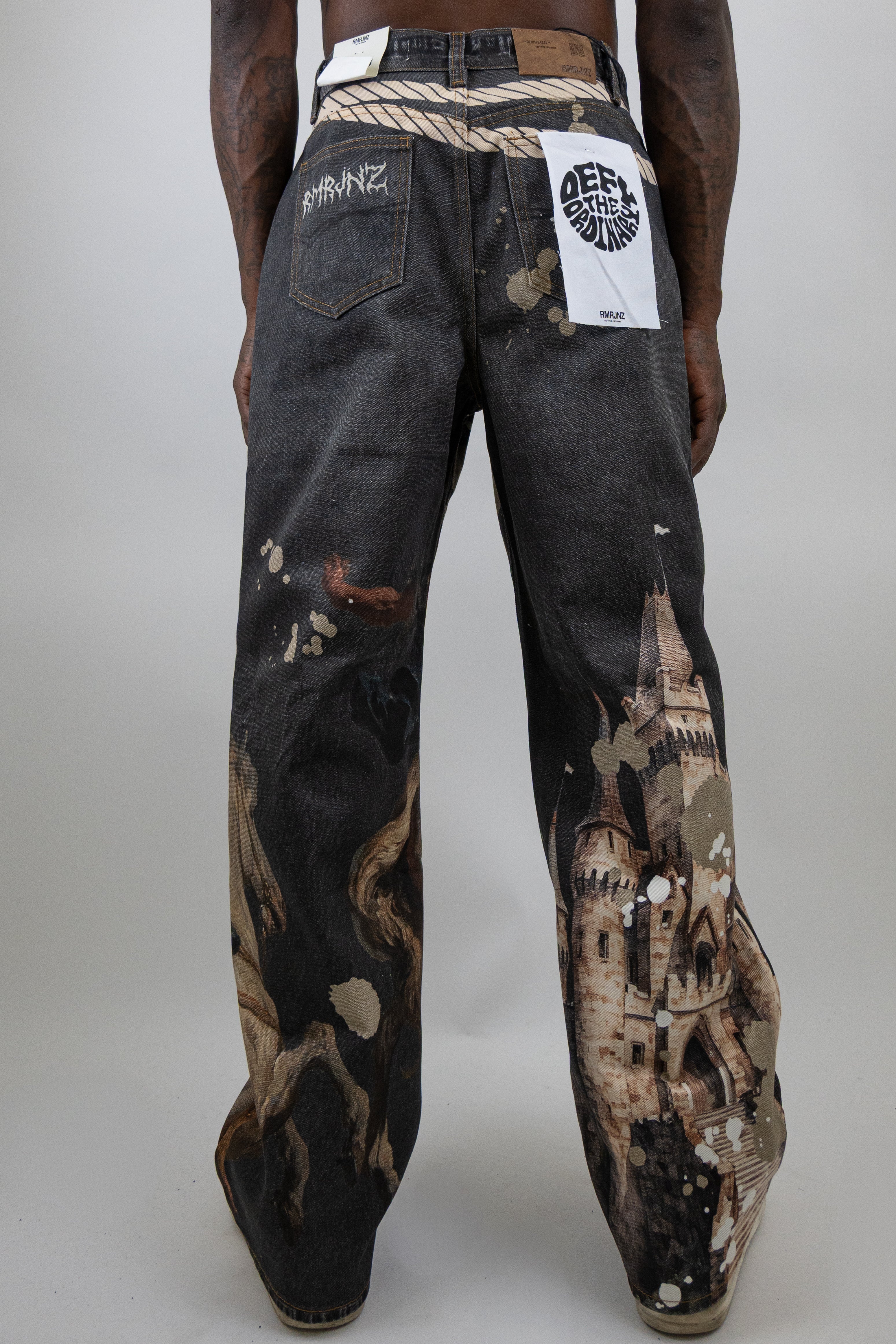 RM203B Castle - Graphic Printed Baggy Jeans