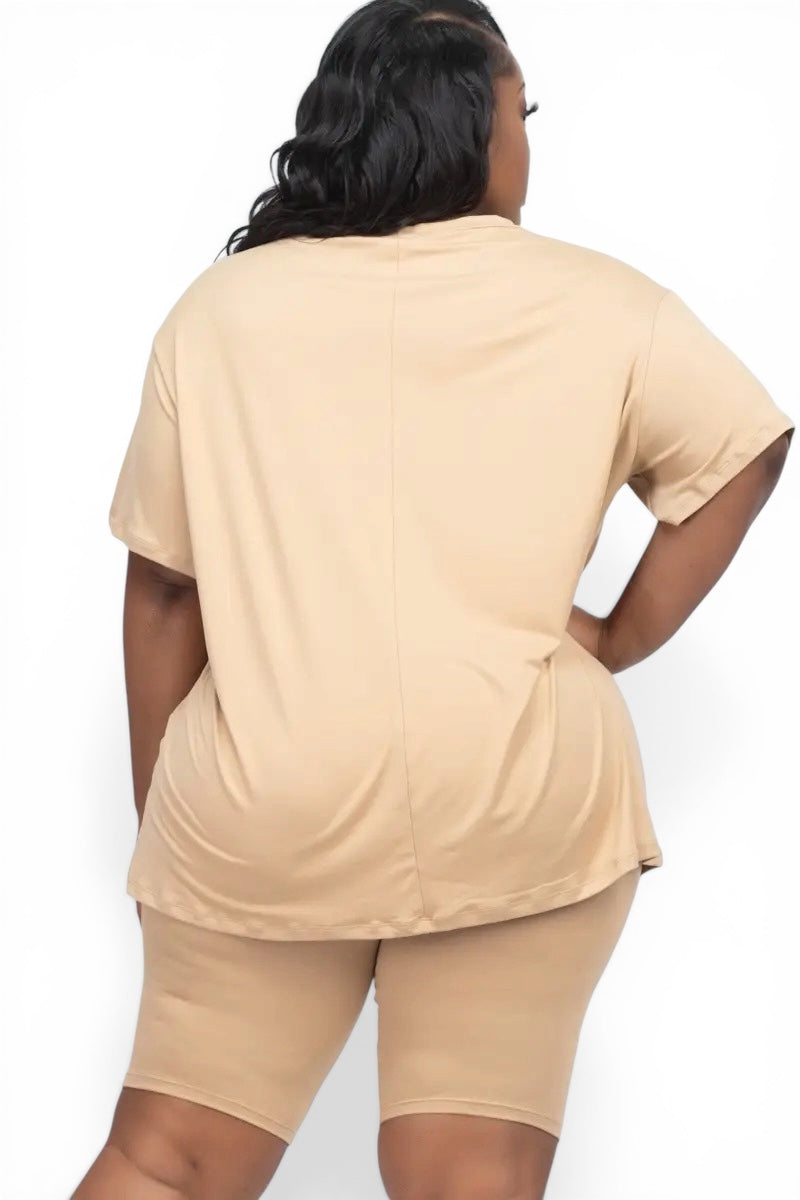 Curvy loose fit oversized top and bike shorts set by The House of Stylez, casual 2-piece outfit with relaxed fit and stylish design.