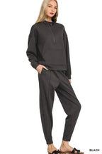 Women's plush fashion hub half-zip sweatshirt and joggers lounge set, cozy and stylish sweatsuit for casual wear.