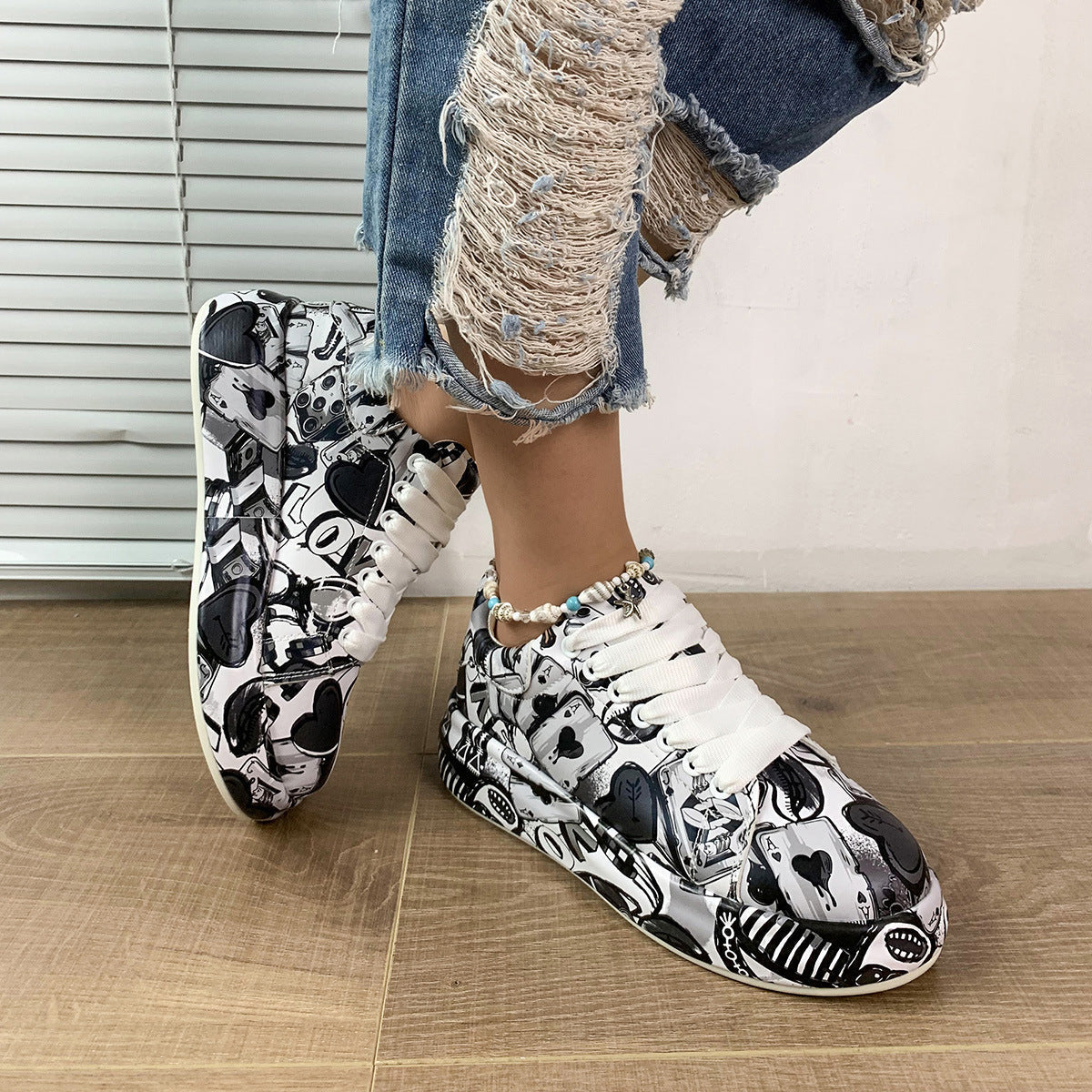 Women's FitiqueFit round-toe lace-up sneakers with thick soles and casual print design, casual footwear for everyday wear