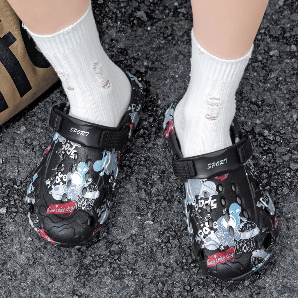 Men's printed platform sandals from Trendsi featuring bold patterns and a sturdy sole, perfect for casual summer wear.