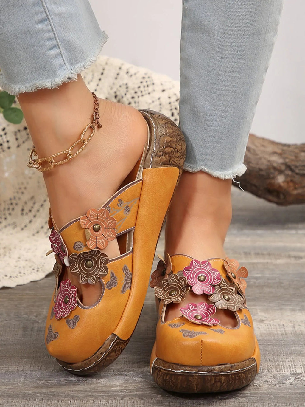 Floral Round Neck Sandals - Plush Fashion Hub