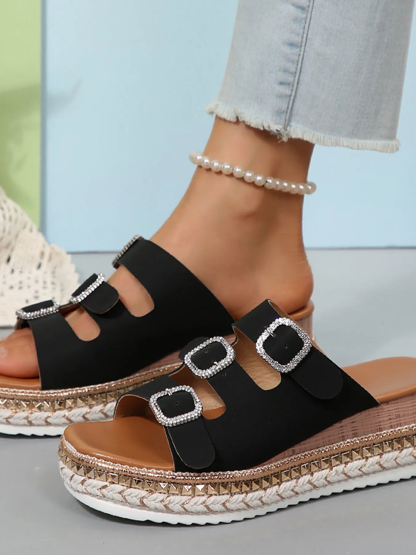 Women's rhinestone buckle platform sandals with mid-heel, trendy dress shoes featuring comfortable design and sparkling embellishments.